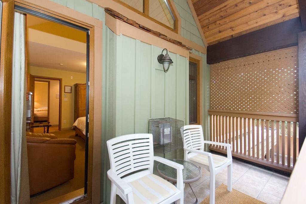 Вилла Whistler Alpine Chalet Retreat & Wellness Экстерьер фото